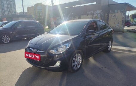 Hyundai Solaris II рестайлинг, 2013 год, 645 000 рублей, 2 фотография
