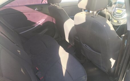 Hyundai Solaris II рестайлинг, 2013 год, 645 000 рублей, 6 фотография