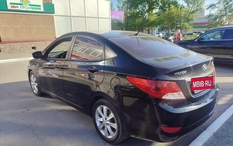 Hyundai Solaris II рестайлинг, 2013 год, 645 000 рублей, 3 фотография