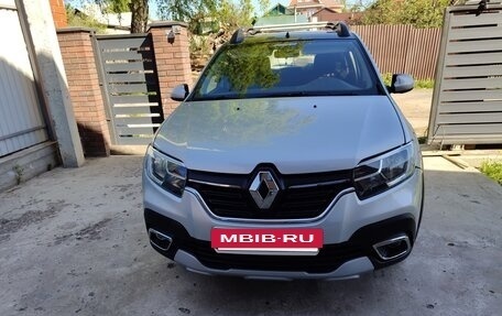 Renault Sandero II рестайлинг, 2019 год, 900 000 рублей, 2 фотография