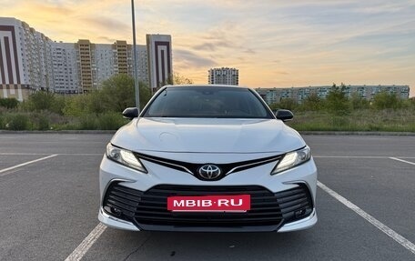 Toyota Camry, 2021 год, 3 690 000 рублей, 10 фотография