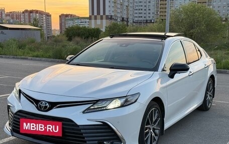 Toyota Camry, 2021 год, 3 690 000 рублей, 2 фотография