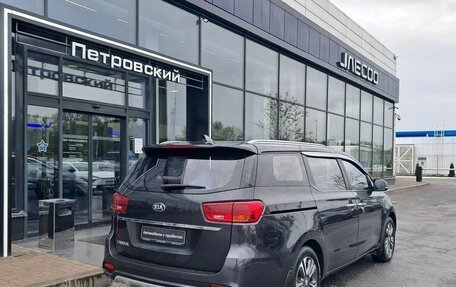 KIA Carnival III, 2019 год, 3 000 000 рублей, 6 фотография