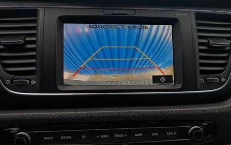 KIA Carnival III, 2019 год, 3 000 000 рублей, 17 фотография