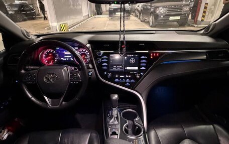 Toyota Camry, 2019 год, 2 700 000 рублей, 2 фотография