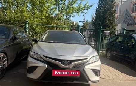 Toyota Camry, 2019 год, 2 700 000 рублей, 6 фотография