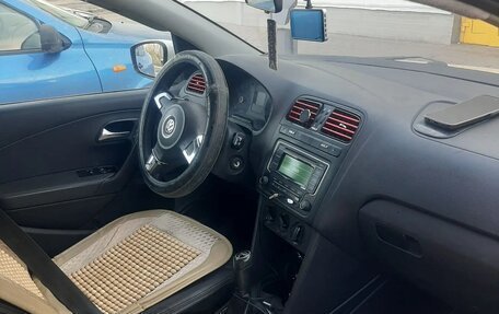 Volkswagen Polo VI (EU Market), 2011 год, 550 000 рублей, 5 фотография