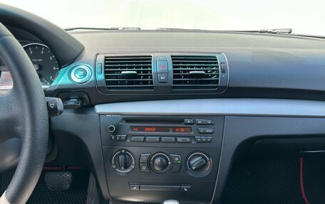 BMW 1 серия, 2009 год, 900 000 рублей, 10 фотография