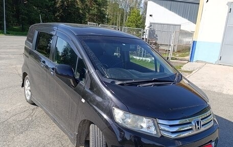 Honda Freed I, 2010 год, 1 050 000 рублей, 1 фотография