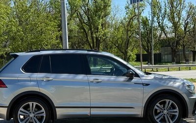 Volkswagen Tiguan II, 2020 год, 2 690 000 рублей, 1 фотография