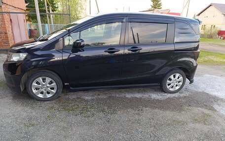 Honda Freed I, 2010 год, 1 050 000 рублей, 4 фотография