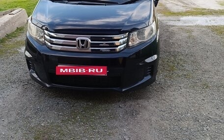 Honda Freed I, 2010 год, 1 050 000 рублей, 3 фотография
