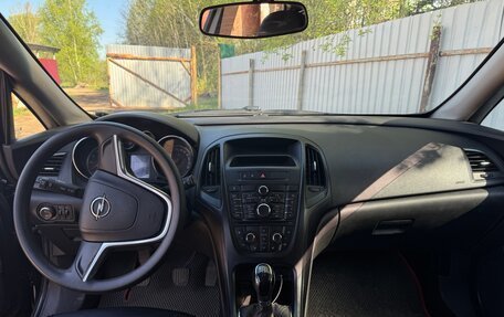 Opel Astra J, 2011 год, 650 000 рублей, 14 фотография
