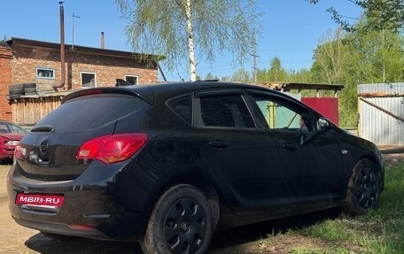 Opel Astra J, 2011 год, 650 000 рублей, 11 фотография