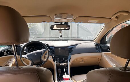 Hyundai Sonata VI, 2011 год, 1 300 000 рублей, 5 фотография