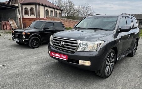 Toyota Land Cruiser 200, 2010 год, 3 100 000 рублей, 2 фотография