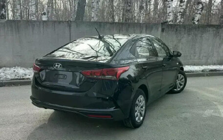 Hyundai Solaris II рестайлинг, 2020 год, 1 300 000 рублей, 3 фотография
