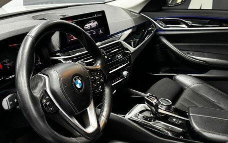 BMW 5 серия, 2019 год, 3 249 900 рублей, 15 фотография