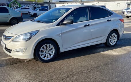 Hyundai Solaris II рестайлинг, 2015 год, 1 195 000 рублей, 1 фотография