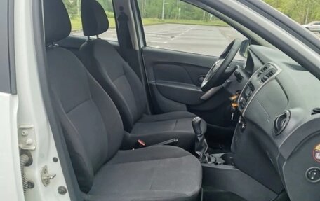 Renault Logan II, 2019 год, 720 000 рублей, 12 фотография