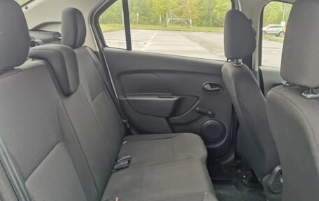 Renault Logan II, 2019 год, 720 000 рублей, 15 фотография