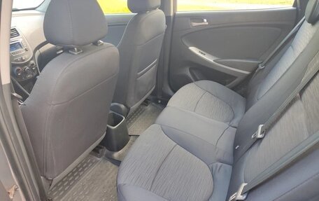 Hyundai Solaris II рестайлинг, 2016 год, 730 000 рублей, 21 фотография