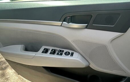 Hyundai Elantra VI рестайлинг, 2018 год, 1 399 000 рублей, 11 фотография