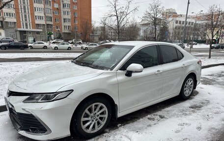 Toyota Camry, 2021 год, 3 110 000 рублей, 4 фотография