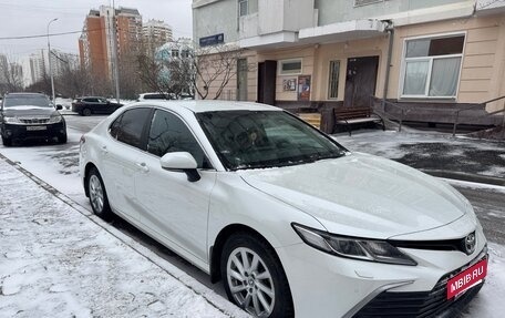 Toyota Camry, 2021 год, 3 110 000 рублей, 3 фотография