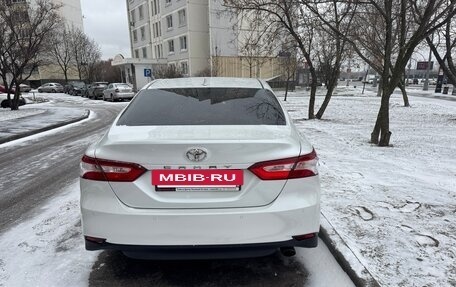 Toyota Camry, 2021 год, 3 110 000 рублей, 2 фотография