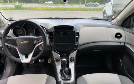 Chevrolet Cruze II, 2010 год, 720 000 рублей, 10 фотография