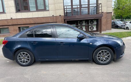 Chevrolet Cruze II, 2010 год, 720 000 рублей, 4 фотография