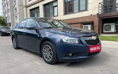 Chevrolet Cruze II, 2010 год, 720 000 рублей, 2 фотография