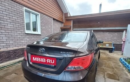 Hyundai Solaris II рестайлинг, 2015 год, 900 000 рублей, 2 фотография