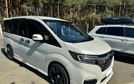Honda Stepwgn IV, 2021 год, 1 790 000 рублей, 2 фотография