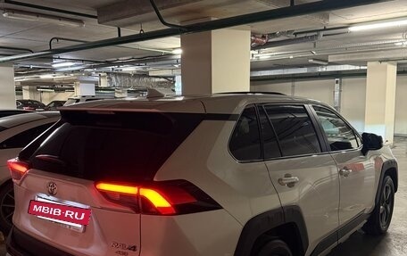 Toyota RAV4, 2022 год, 4 000 000 рублей, 8 фотография
