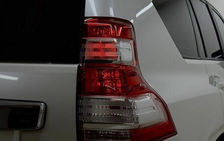 Toyota Land Cruiser Prado 150 рестайлинг 2, 2014 год, 3 490 000 рублей, 10 фотография