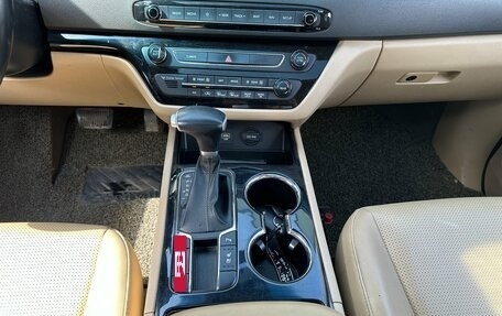 KIA Carnival III, 2019 год, 2 830 000 рублей, 12 фотография