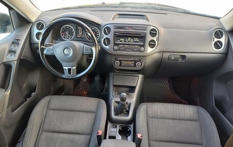 Volkswagen Tiguan I, 2011 год, 990 000 рублей, 3 фотография