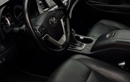Toyota Highlander III, 2017 год, 3 000 000 рублей, 7 фотография