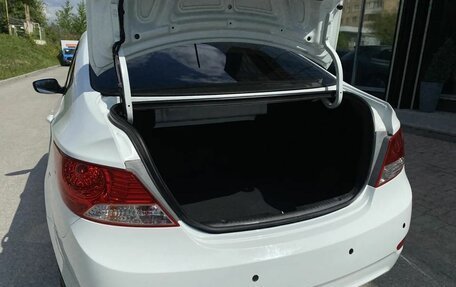 Hyundai Solaris II рестайлинг, 2011 год, 767 000 рублей, 8 фотография
