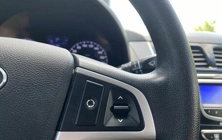 Hyundai Solaris II рестайлинг, 2011 год, 767 000 рублей, 28 фотография