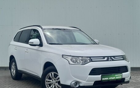 Mitsubishi Outlander III рестайлинг 3, 2014 год, 1 579 000 рублей, 2 фотография