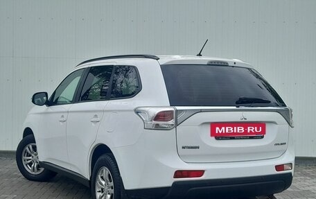 Mitsubishi Outlander III рестайлинг 3, 2014 год, 1 579 000 рублей, 3 фотография