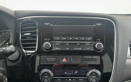 Mitsubishi Outlander III рестайлинг 3, 2014 год, 1 579 000 рублей, 13 фотография