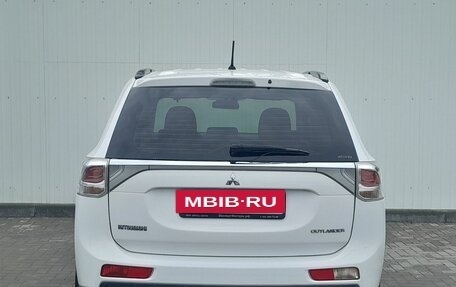 Mitsubishi Outlander III рестайлинг 3, 2014 год, 1 579 000 рублей, 6 фотография