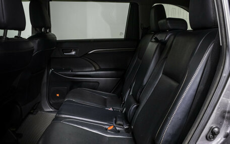 Toyota Highlander III, 2015 год, 2 799 000 рублей, 12 фотография