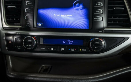 Toyota Highlander III, 2015 год, 2 799 000 рублей, 15 фотография