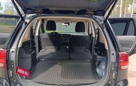 Mitsubishi Outlander III рестайлинг 3, 2017 год, 1 920 000 рублей, 7 фотография