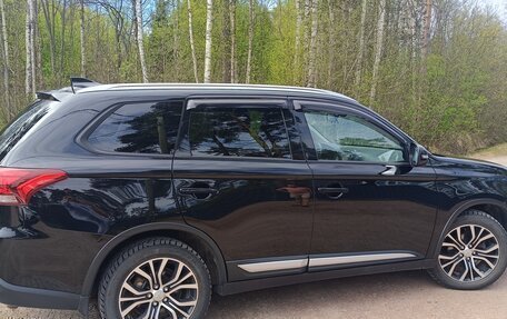 Mitsubishi Outlander III рестайлинг 3, 2017 год, 1 920 000 рублей, 26 фотография